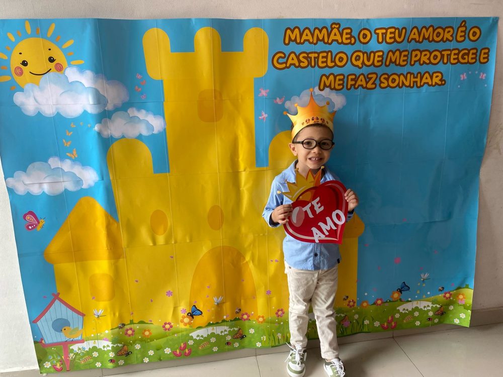 KIT PARA FOTOS E VÍDEO. MAMÃE, O TEU AMOR É O CASTELO QUE ME PROTEGE E ME FAZ SONHAR.