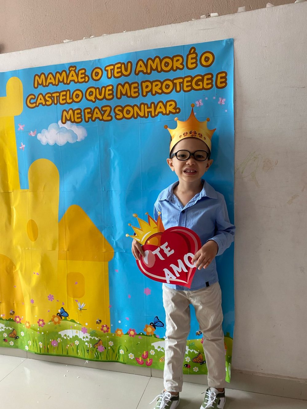 KIT PARA FOTOS E VÍDEO. MAMÃE, O TEU AMOR É O CASTELO QUE ME PROTEGE E ME FAZ SONHAR. - Imagem 3