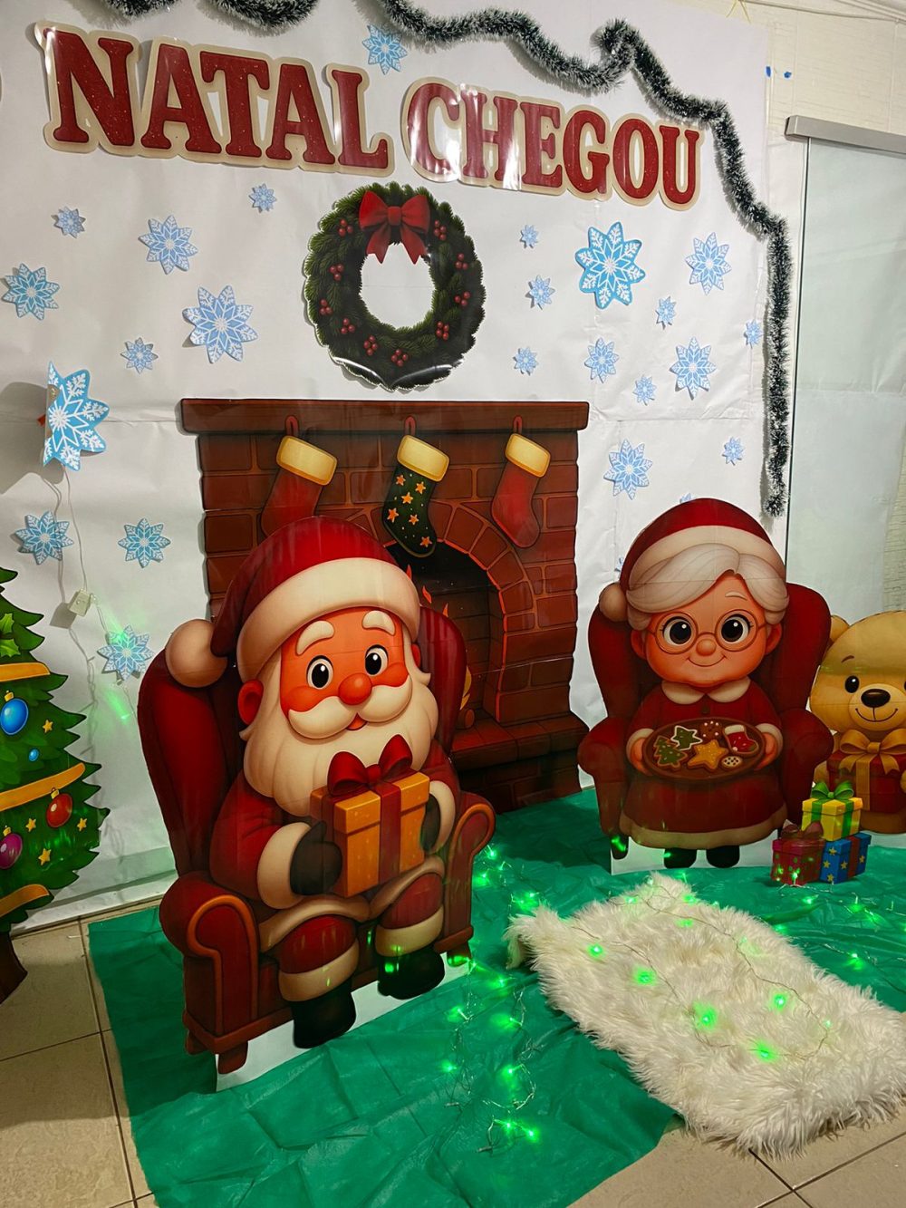 CENÁRIO O NATAL CHEGOU. CASA DO PAPAI E DA MAMÃE NOEL. - Imagem 4