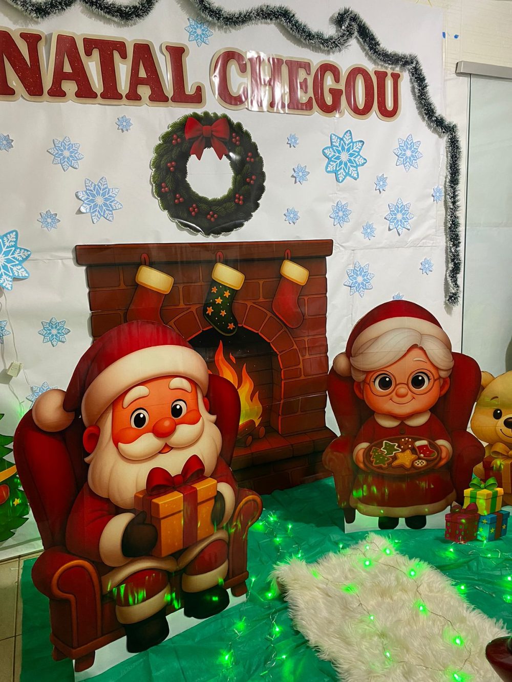 CENÁRIO O NATAL CHEGOU. CASA DO PAPAI E DA MAMÃE NOEL. - Imagem 2