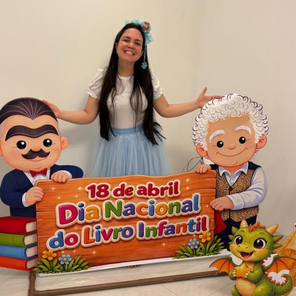 CENÁRIO DE DISPLAYS DIA NACIONAL DO LIVRO INFANTIL.